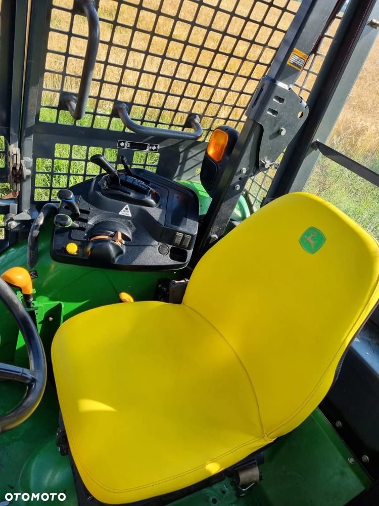John Deere 5100M - 8