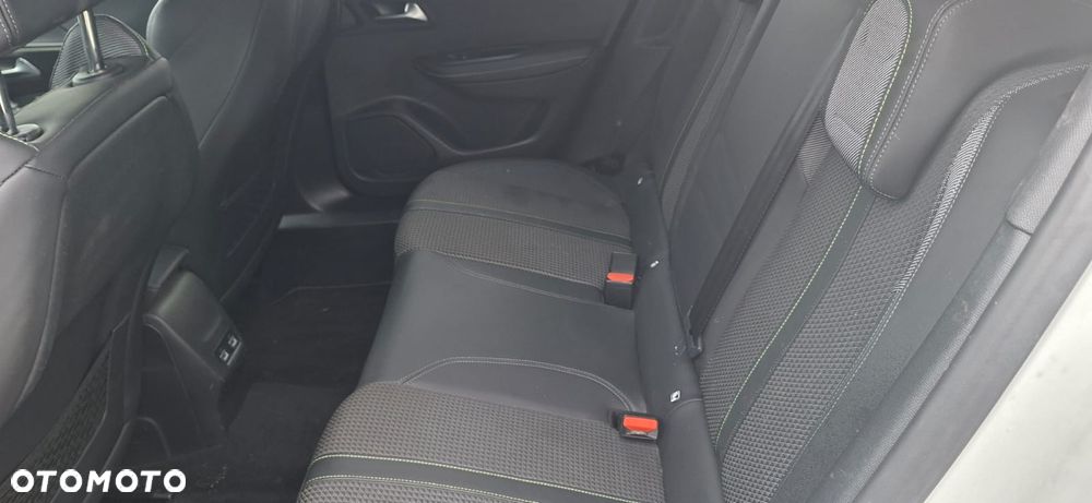 Peugeot 2008 1.2 PureTech GT Line S&S EAT8 - 14