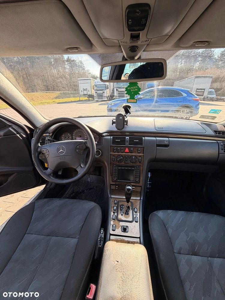 Mercedes-Benz Klasa E - 12