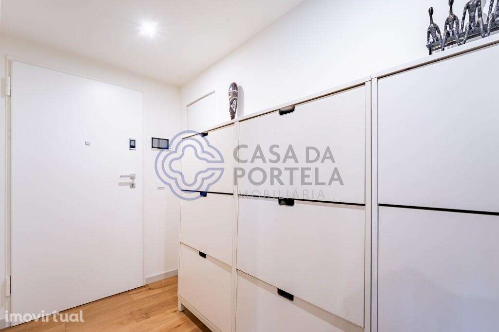 Apartamento T3, localizado em Oliveira do Douro num condomínio fechado - Grande imagem: 4/32
