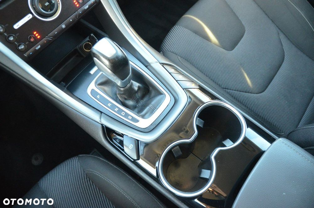 Ford Mondeo 2.0 TDCi Titanium PowerShift - 32