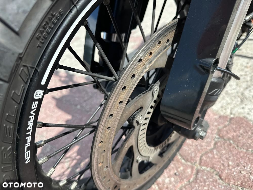 Husqvarna Svartpilen - 12