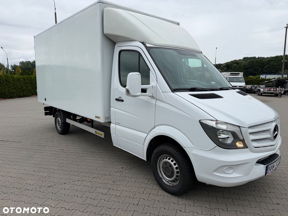 Mercedes-Benz Sprinter - 2