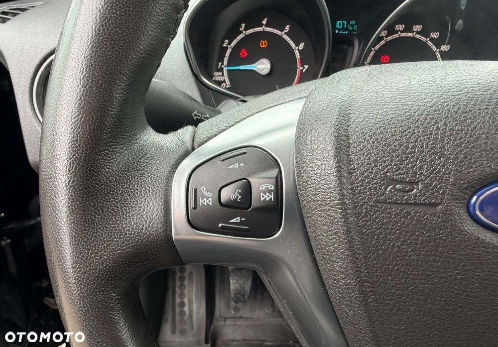 Ford Tourneo Courier - 15