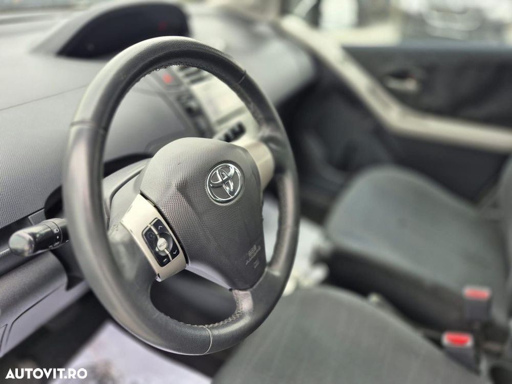 Toyota Yaris - 11