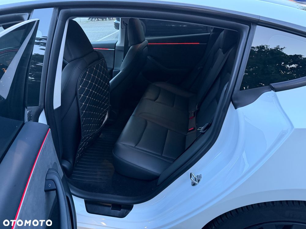 Tesla Model 3 - 10