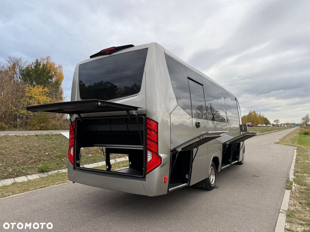 Mercedes-Benz Sprinter 519 - 21