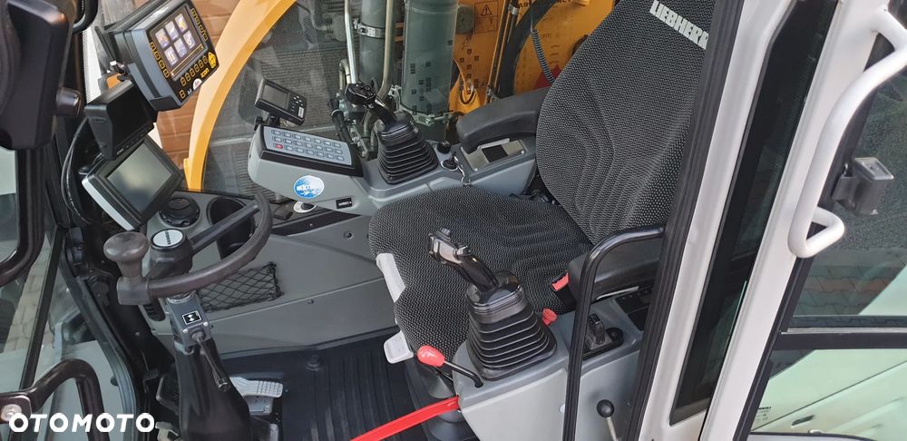 Liebherr 914 COMPACT/ rototilt /szczypce/ GPS 3D Leica/ sprowadzony - 11