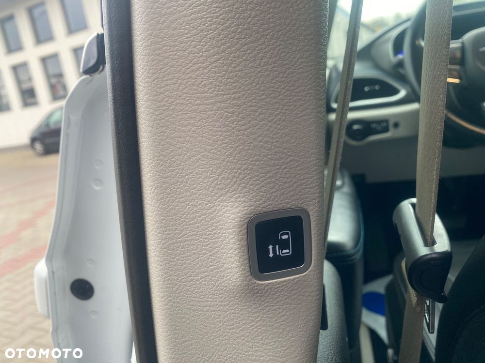 Chrysler Pacifica - 9