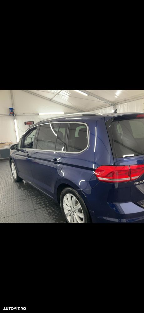 Volkswagen Touran 2.0 TDI SCR DSG Highline - 9
