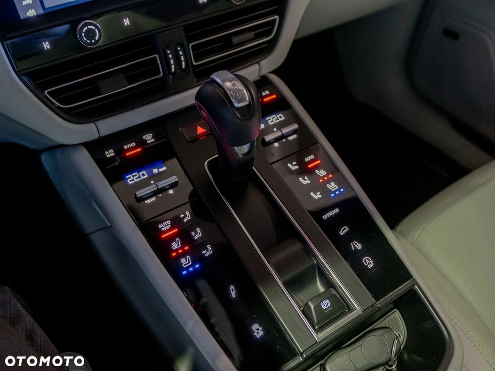 Porsche Macan T - 21