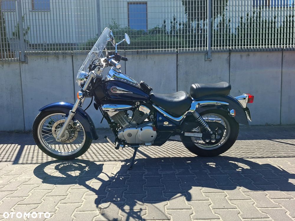 Suzuki Intruder - 11