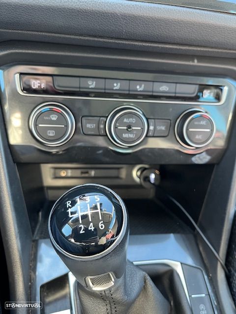 VW Tiguan 1.6 TDI Confortline - 24