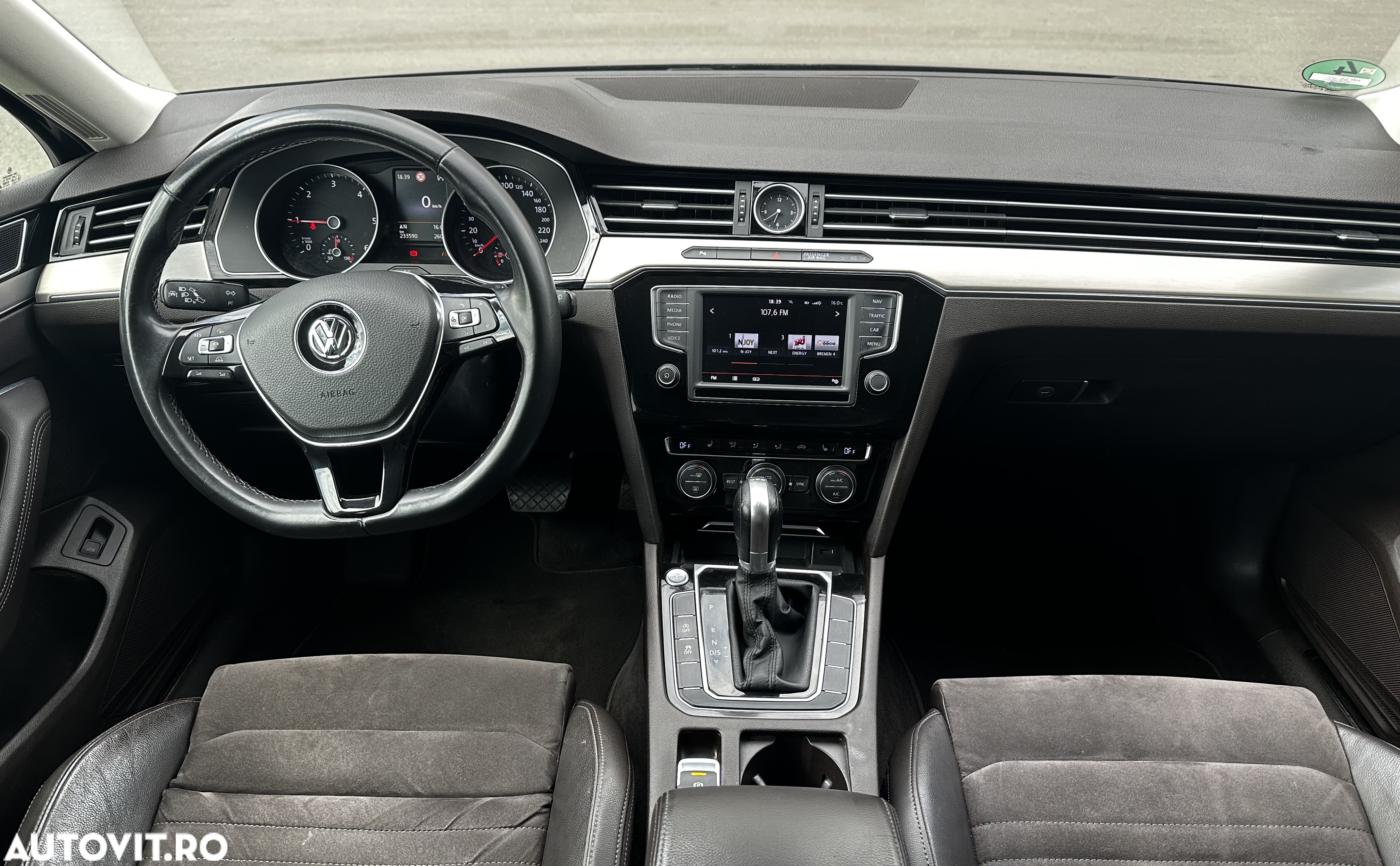Volkswagen Passat Variant 2.0 TDI DSG Highline - 10