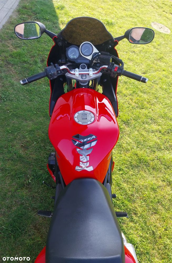 Yamaha FZS - 9