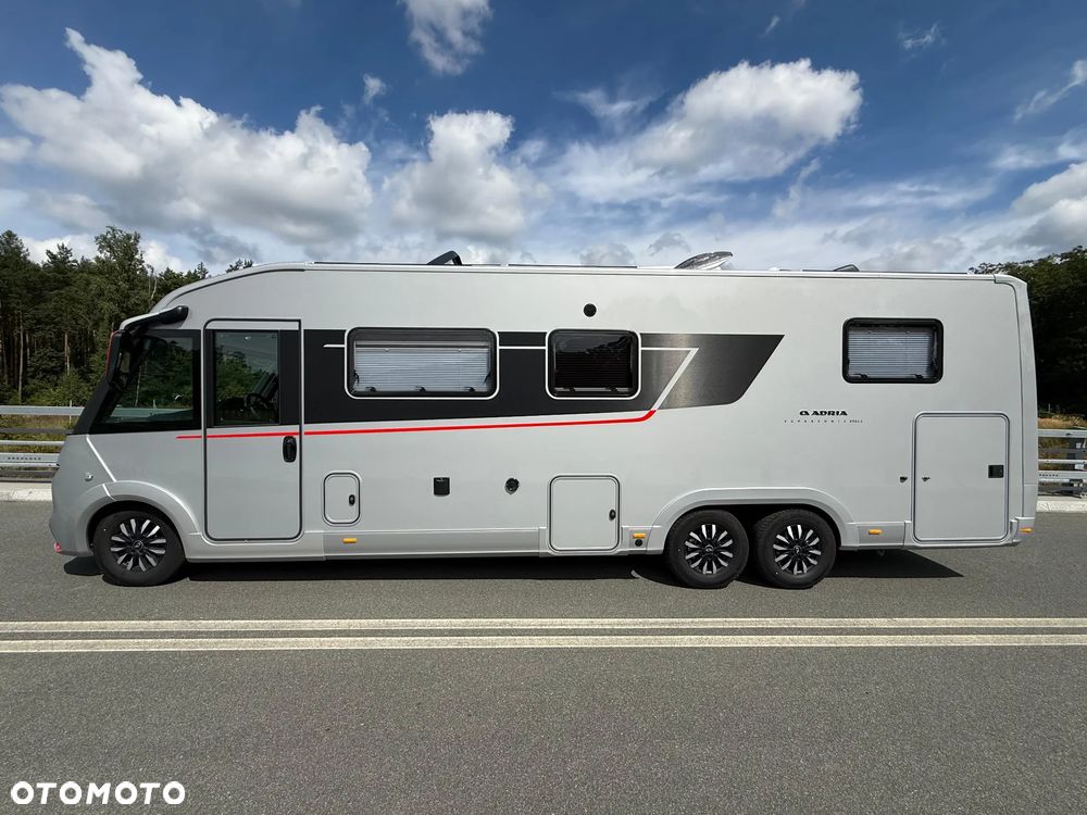 Adria Supersonic 890 LC - 3