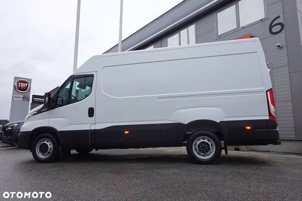 Iveco Daily 35S16 12m3 L3H2 Hi-Matic 2.3 156KM - 6