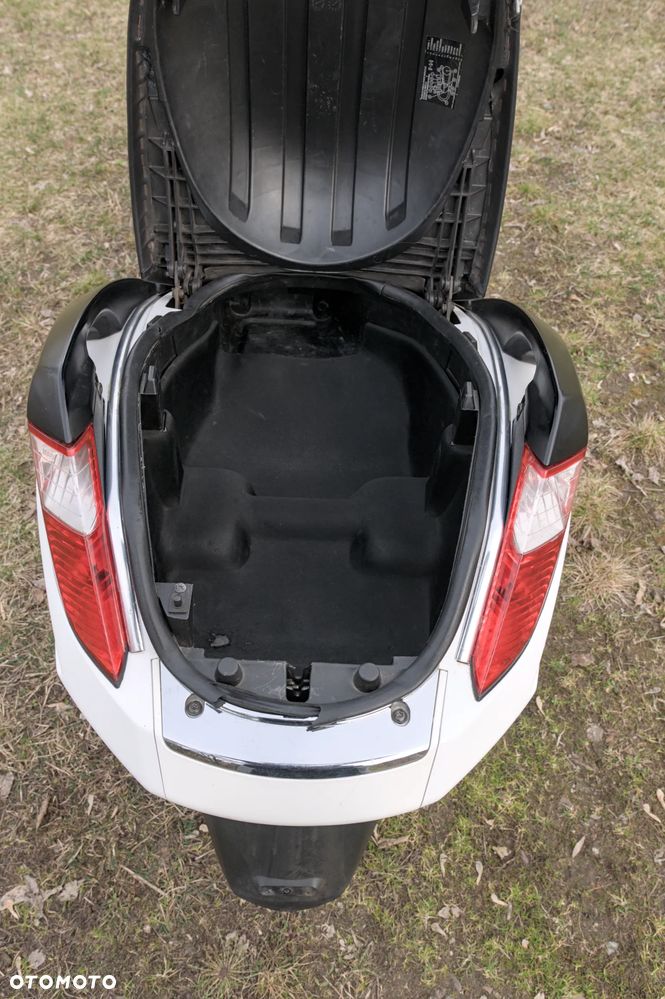 Peugeot Satelis - 17