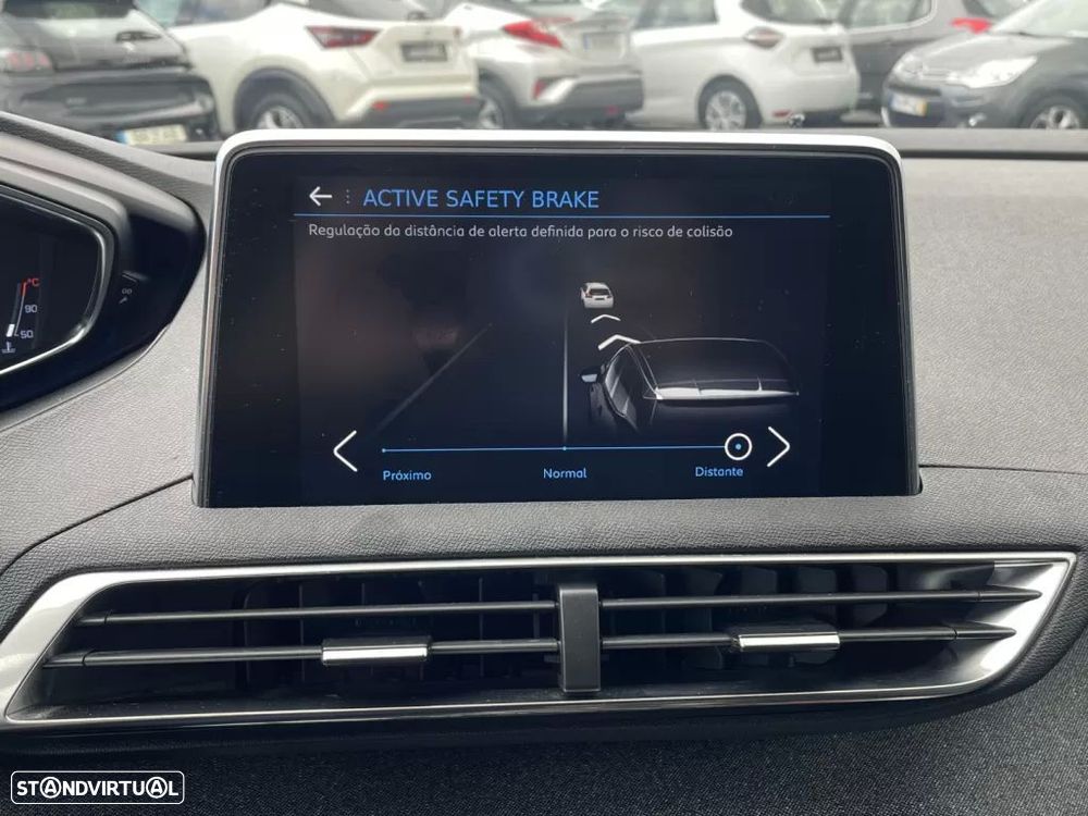 Peugeot 3008 1.2 PureTech Allure Pack EAT8 - 36