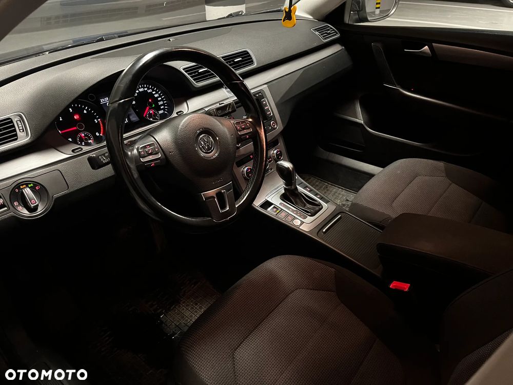 Volkswagen Passat 2.0 TDI Highline DSG - 6