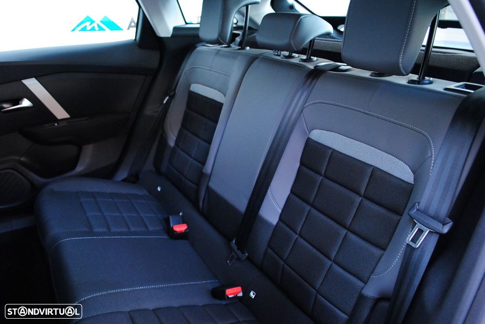 Citroën C4 1.2 Hybrid Plus e-DSC6 - 26