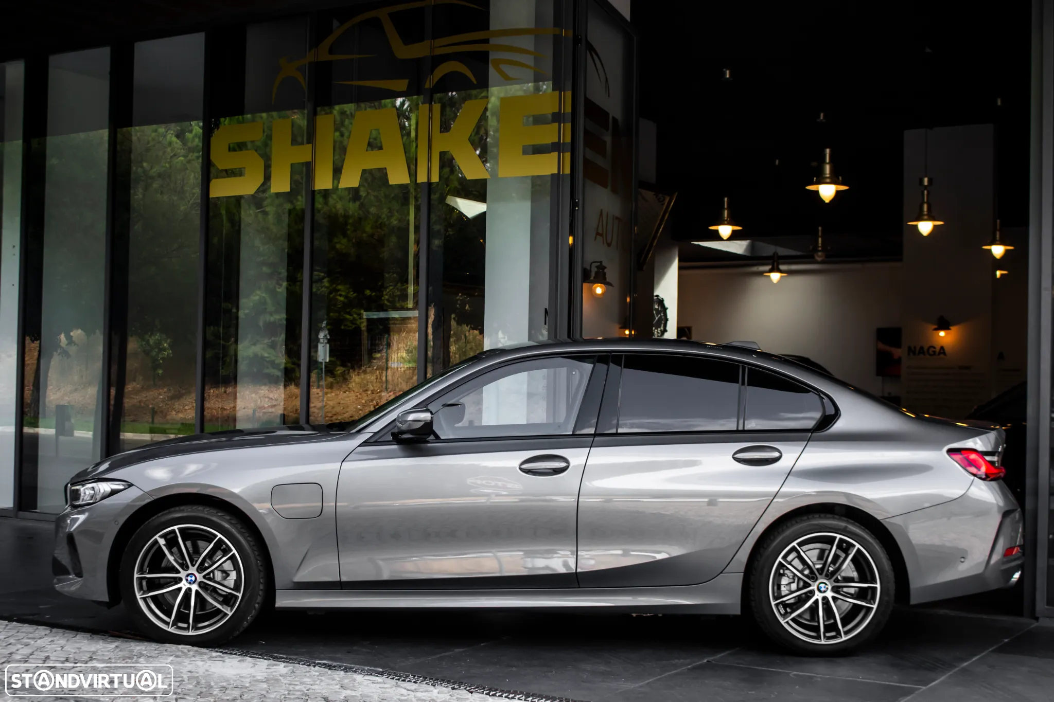 BMW 330 e xDrive Aut. Luxury Line - 2