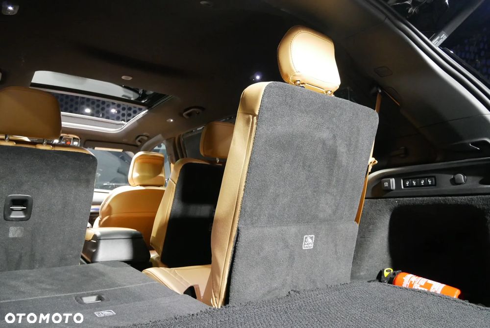 Jeep Grand Cherokee - 30