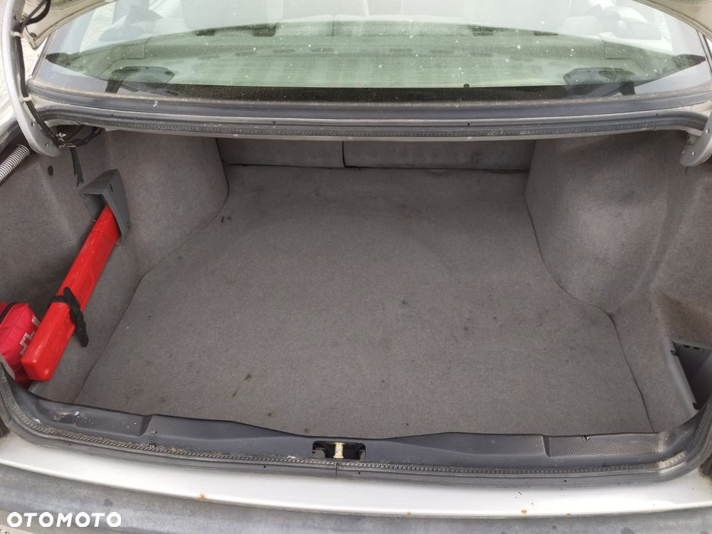 Volkswagen Passat 2.0 GL - 21