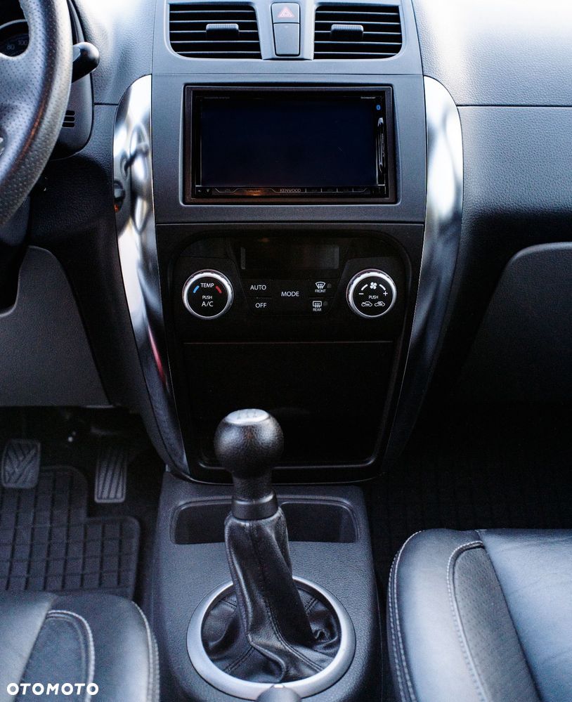 Suzuki SX4 1.6 Premium 4WD - 9