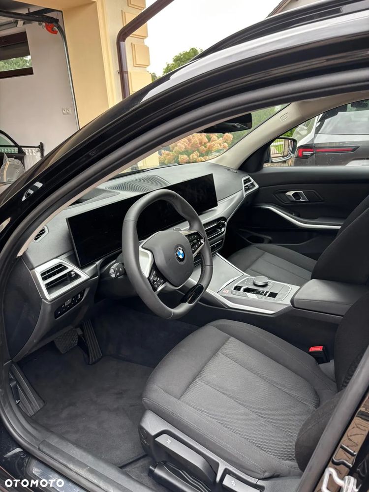 BMW Seria 3 318d - 14