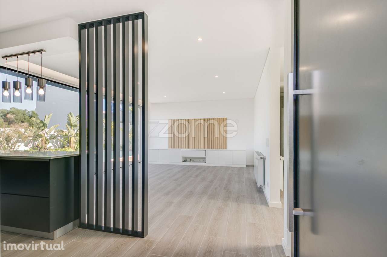 Moradia T3 com Piscina e Jardim no Zambujeiro – Alcabideche - Grande imagem: 3/32