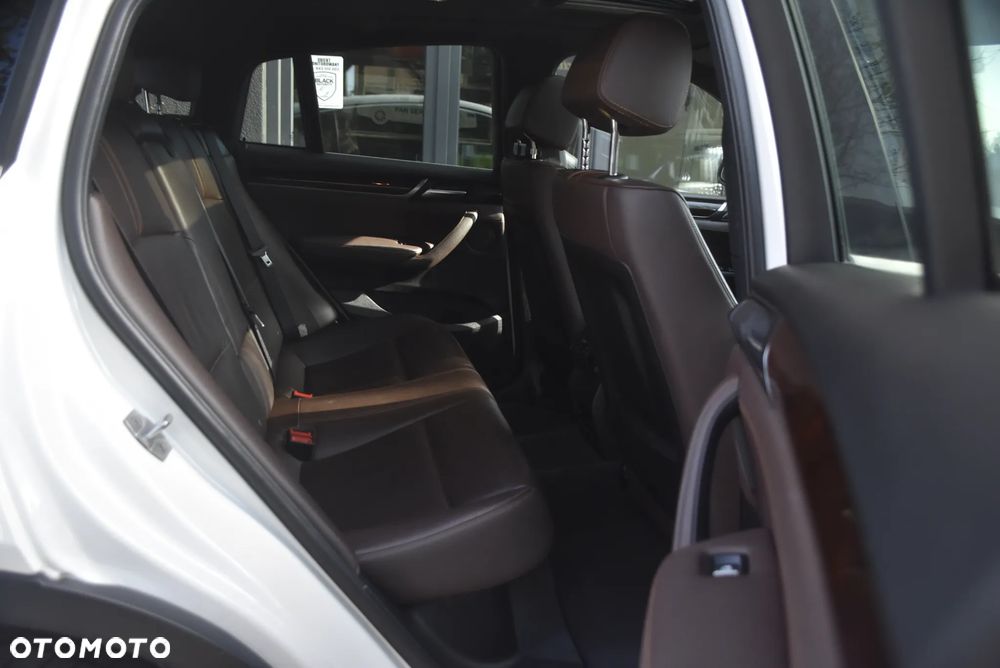 BMW X4 xDrive28i Advantage - 10