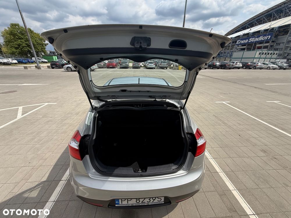 Kia Rio 1.4 crdi M - 6