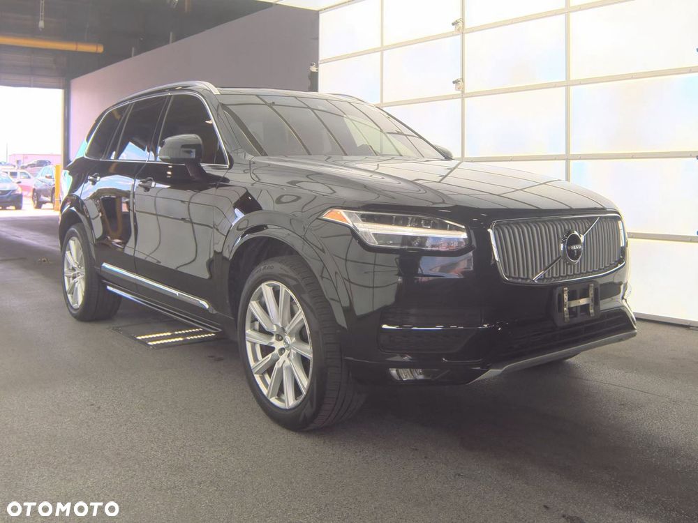 Volvo XC 90 - 1