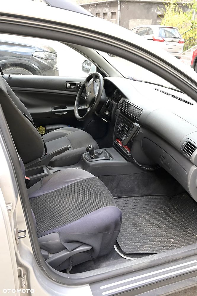 Volkswagen Passat 1.9 TDI Basis - 9