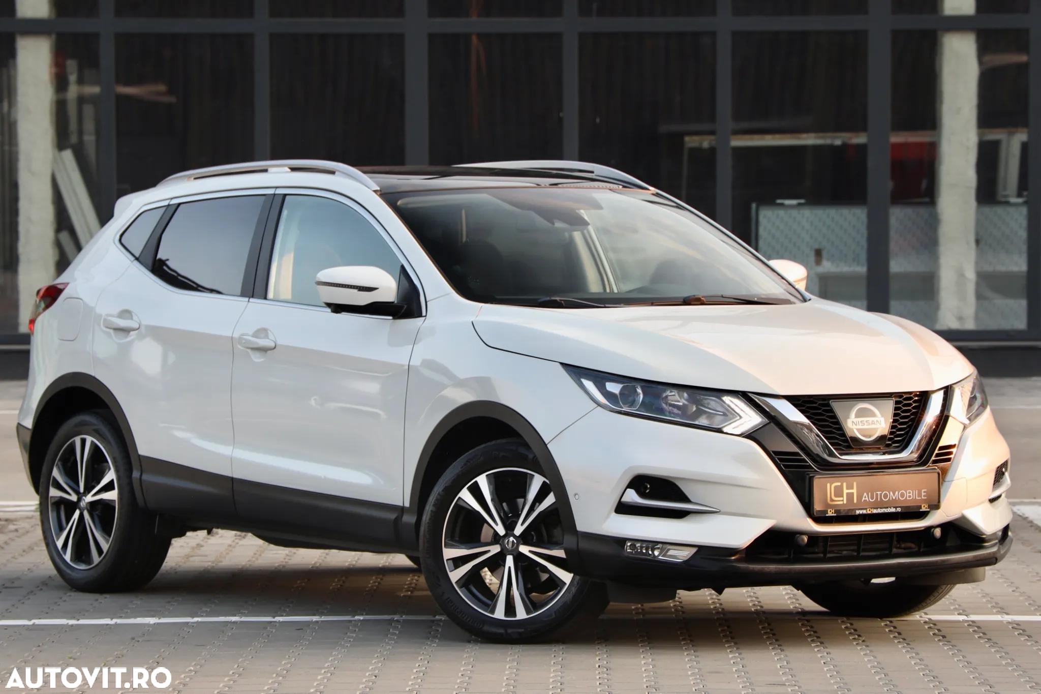 Nissan Qashqai 1.6 DCI Start/Stop X-TRONIC Tekna - 2