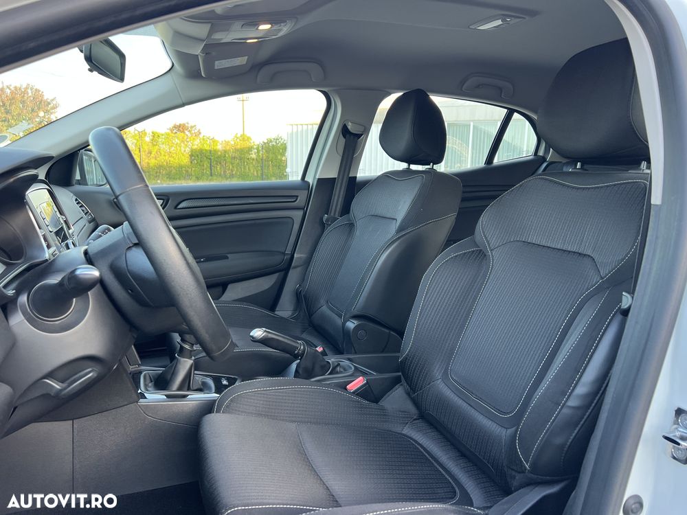 Renault Megane BLUE dCi 115 EQUILIBRE - 5