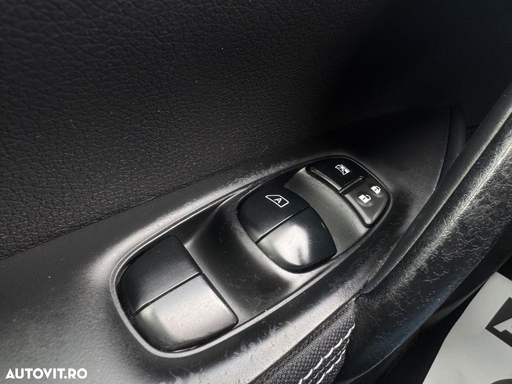 Nissan Qashqai 1.5 DCI N-Connecta - 14