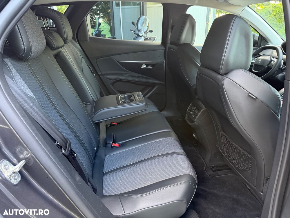 Peugeot 3008 BlueHDi 130 Stop & Start EAT8 Allure - 23