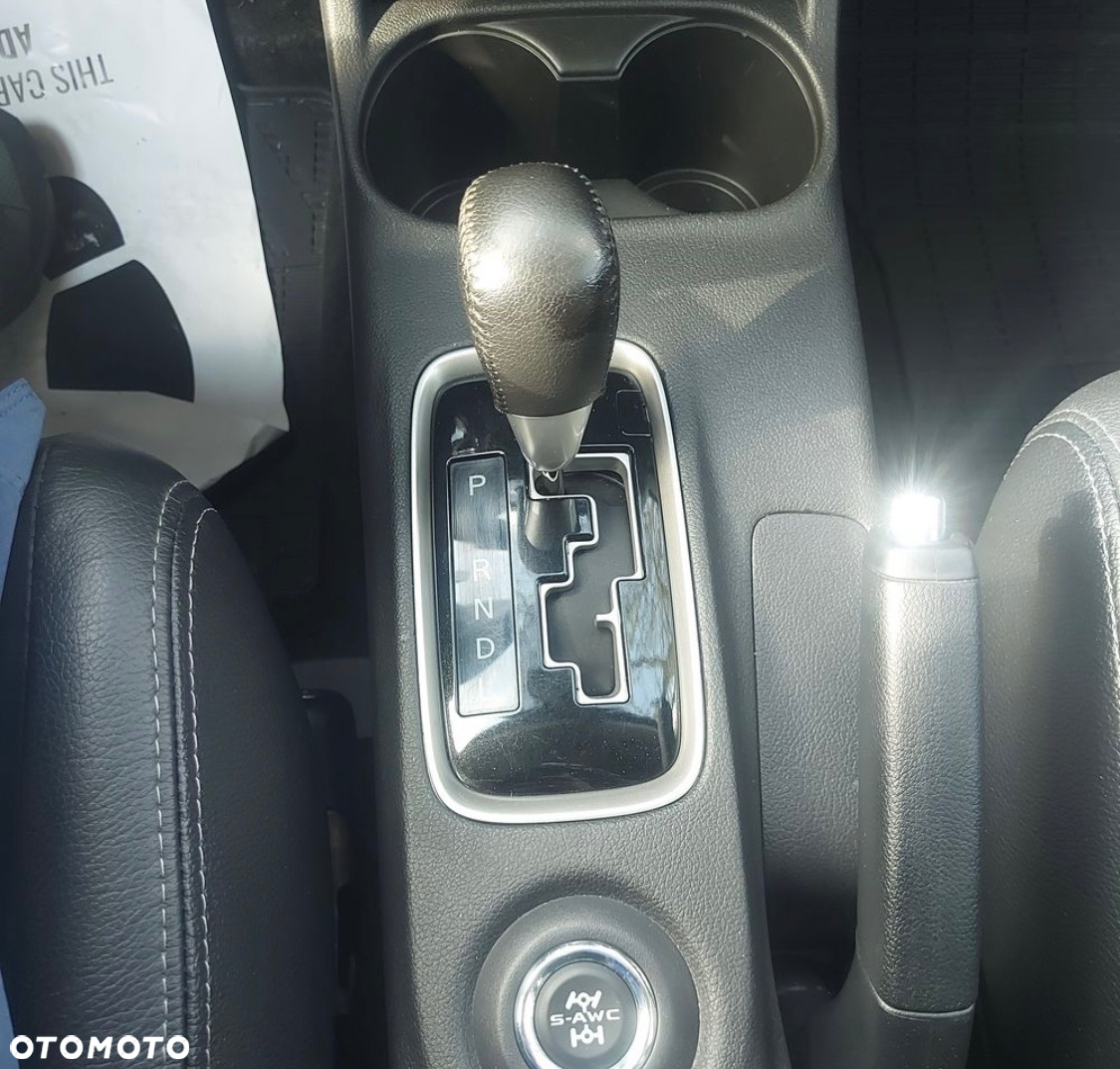 Mitsubishi Outlander 2.2 DI-D 4WD Automatik Diamant Edition - 22