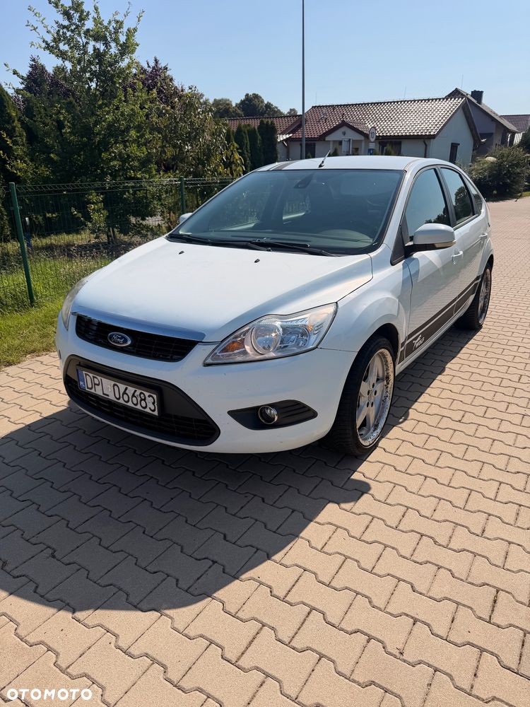Ford Focus 1.6 Ambiente - 1