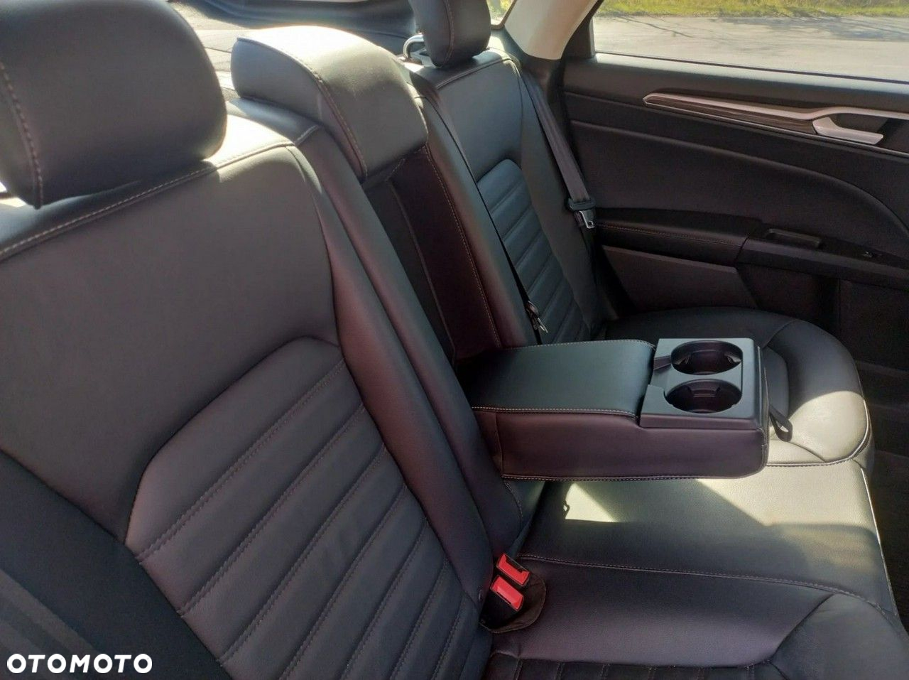 Ford Fusion - 16