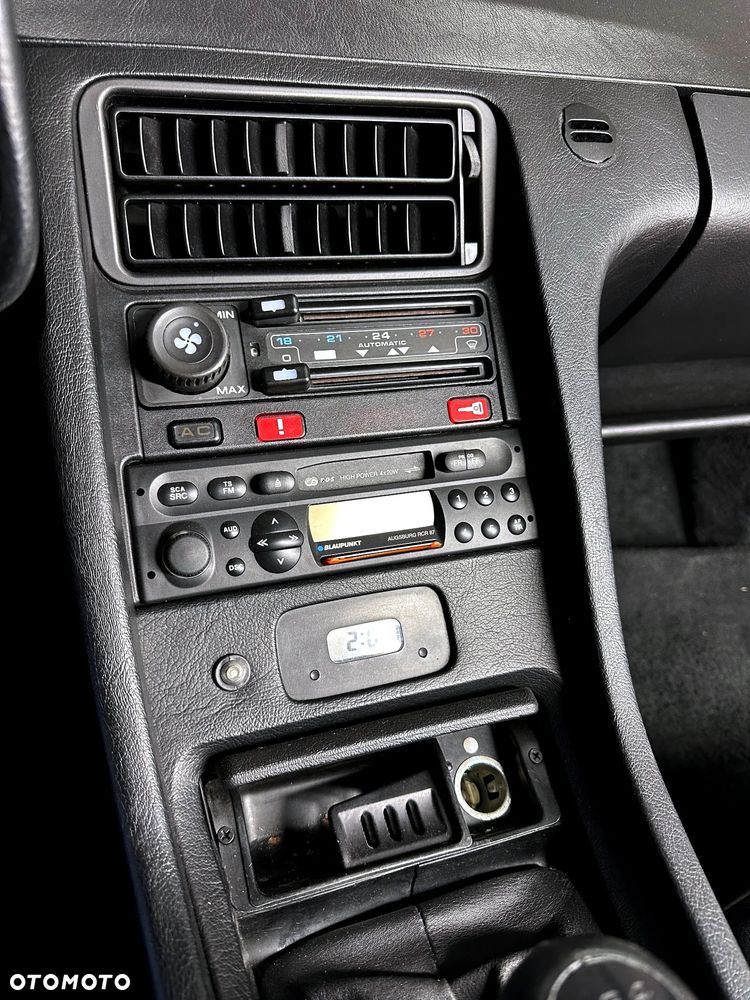 Porsche 928 - 13