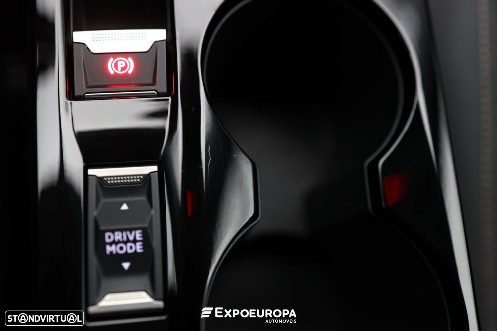 Peugeot 208 1.2 Hybrid Allure e-DCS6 - 23