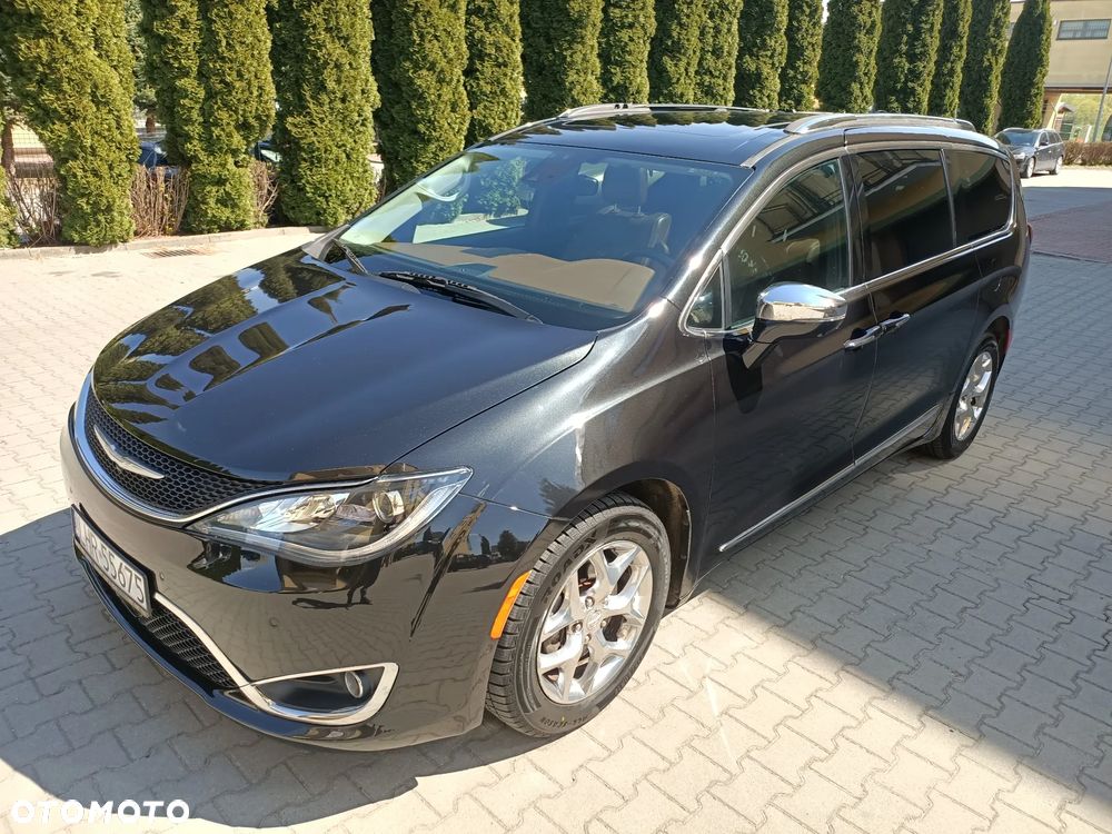 Chrysler Pacifica - 1