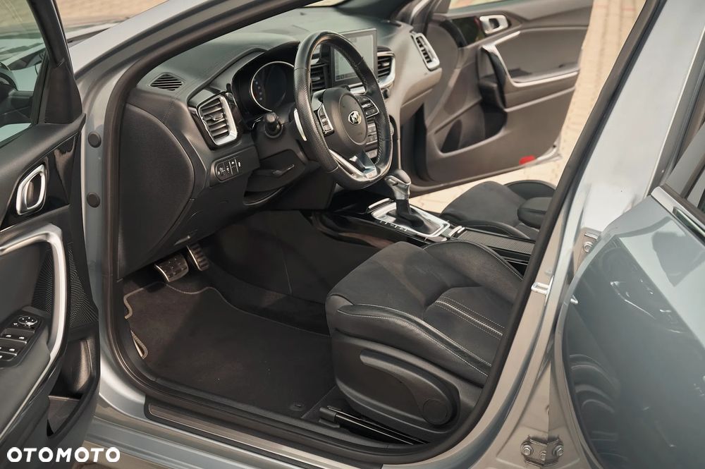 Kia Ceed 1.4 T-GDI DCT OPF GT Line - 23