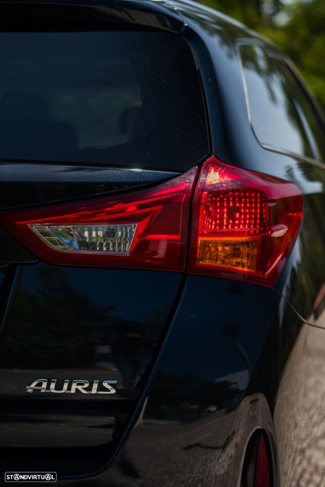 Toyota Auris 1.4 D-4D Exclusive +P.Sport+VSC - 10