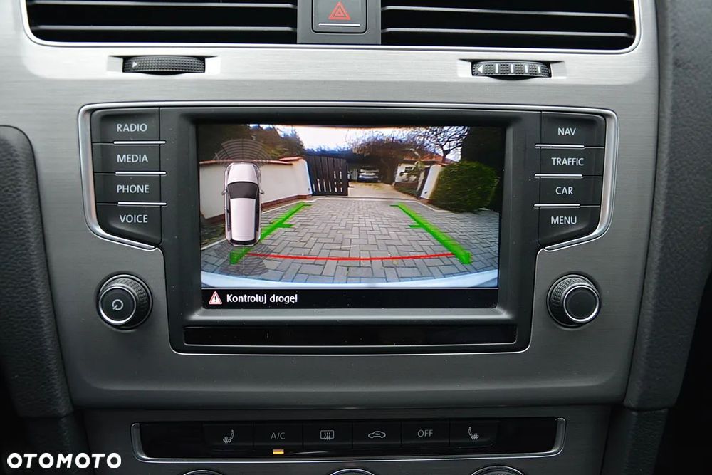 Volkswagen Golf - 34