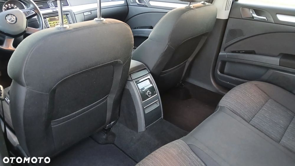 Skoda Superb 1.6 TDI GreenLine - 23