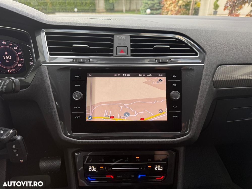 Volkswagen Tiguan - 23